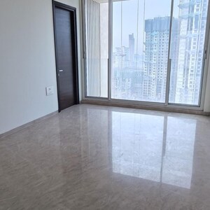Room in 4 BHK Apartment at Raheja Imperia, Empire Mill – for Rent