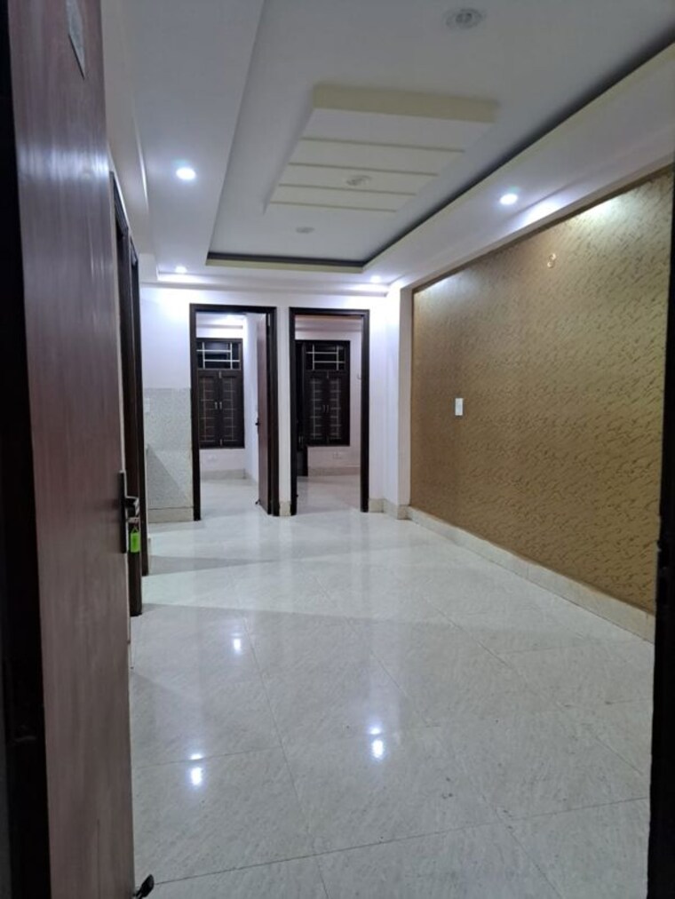 Room, deep-homes-sector-73 1 Bedroom 550 Sq.Ft. Builder Floor In Sector 73 Noida 9846992