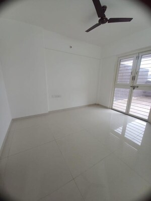 Room in 2 BHK Apartment at Kohinoor Zen Estate, Kharadi – for Rent