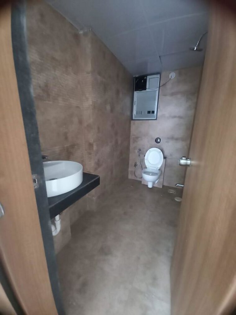 Bathroom, kohinoor-zen-estate 2 Bedroom 752 Sq.Ft. Apartment In Kharadi Pune 9847005