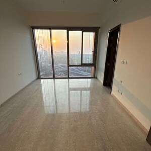 Room in 4 BHK Apartment at Piramal Mahalaxmi, Arthur rd – for Rent