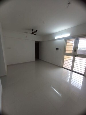 Room in 2 BHK Apartment at Kohinoor Zen Estate, Kharadi – for Rent