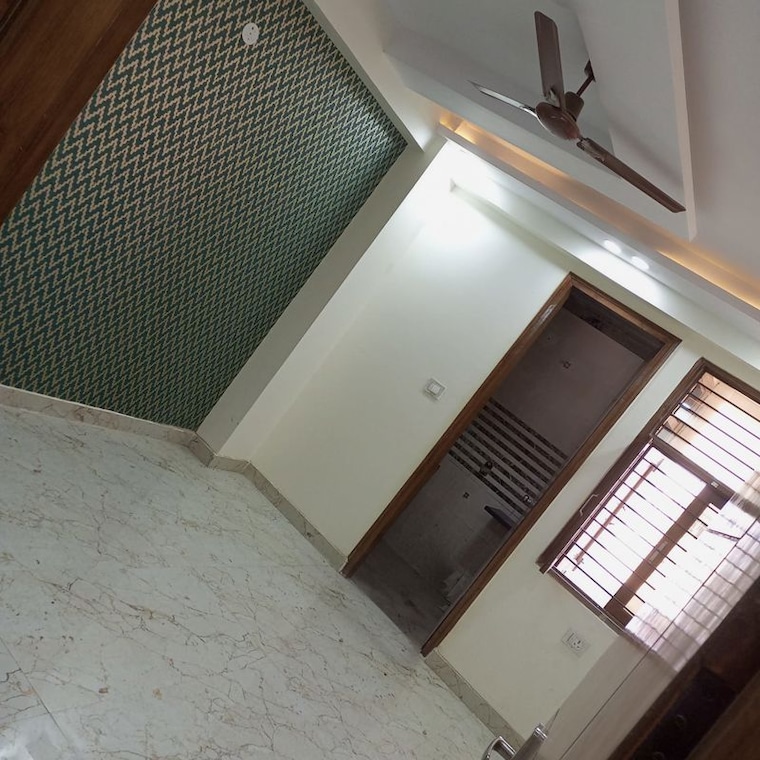 Balcony, sector 110 2.5 Bedroom 1020 Sq.Ft. Builder Floor In Sector 110 Noida 9847014