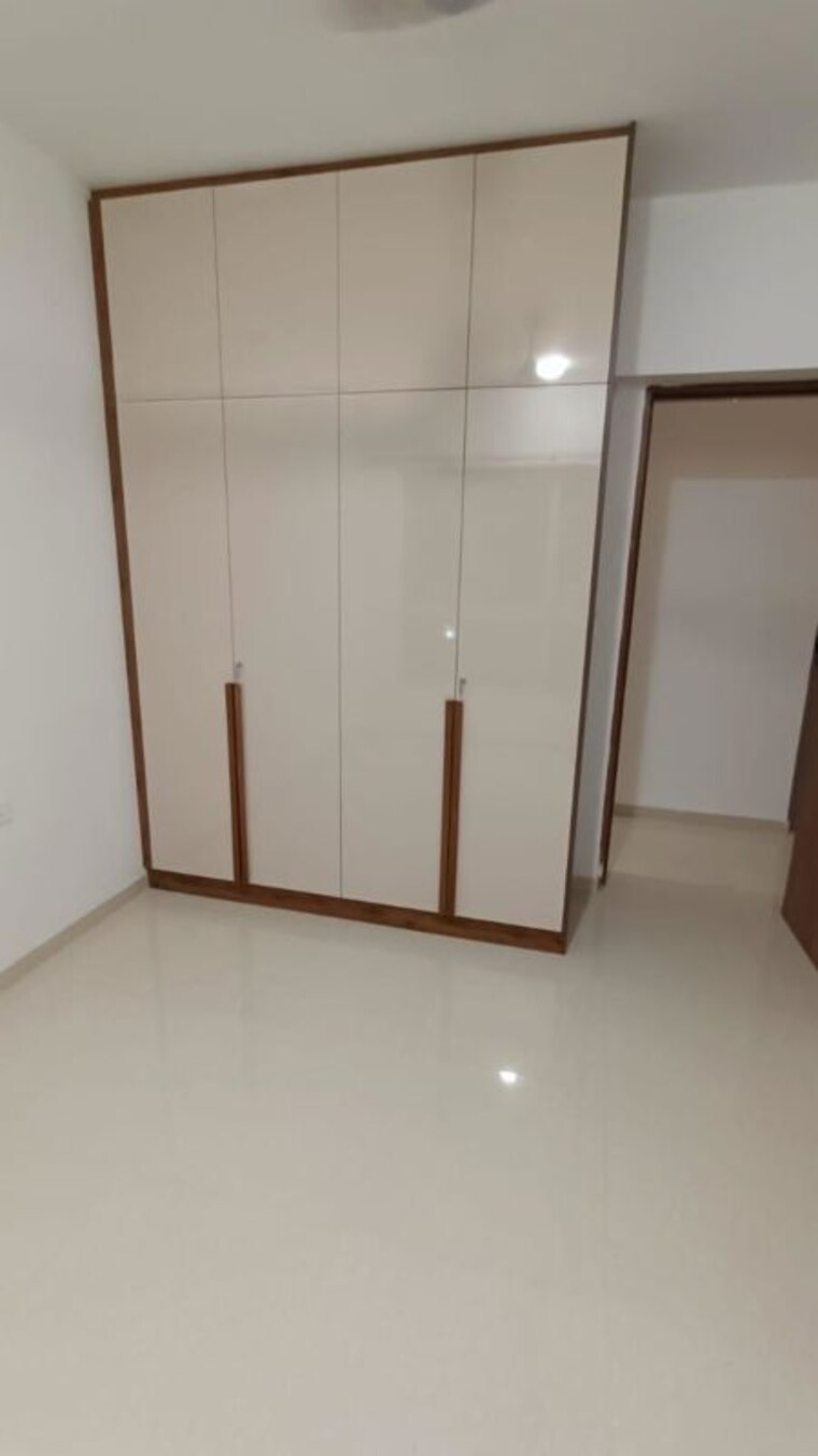Room, kalpataru-immensa 3 Bedroom 957 Sq.Ft. Apartment In Kolshet Road Thane 9847043