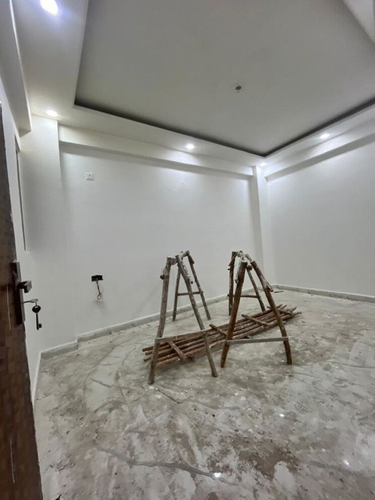 Room, bisrakh jalalpur 2 Bedroom 1550 Sq.Ft. Penthouse In Bisrakh Jalalpur Greater Noida 9847052