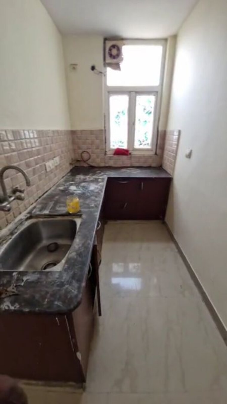 Kitchen, rishabh-paradise 2 Bedroom 887 Sq.Ft. Apartment In Abhay Khand Ghaziabad 9847056