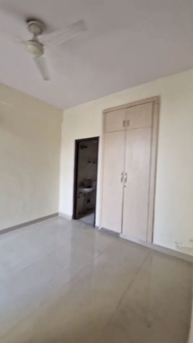 Room, rishabh-paradise 2 Bedroom 887 Sq.Ft. Apartment In Abhay Khand Ghaziabad 9847056