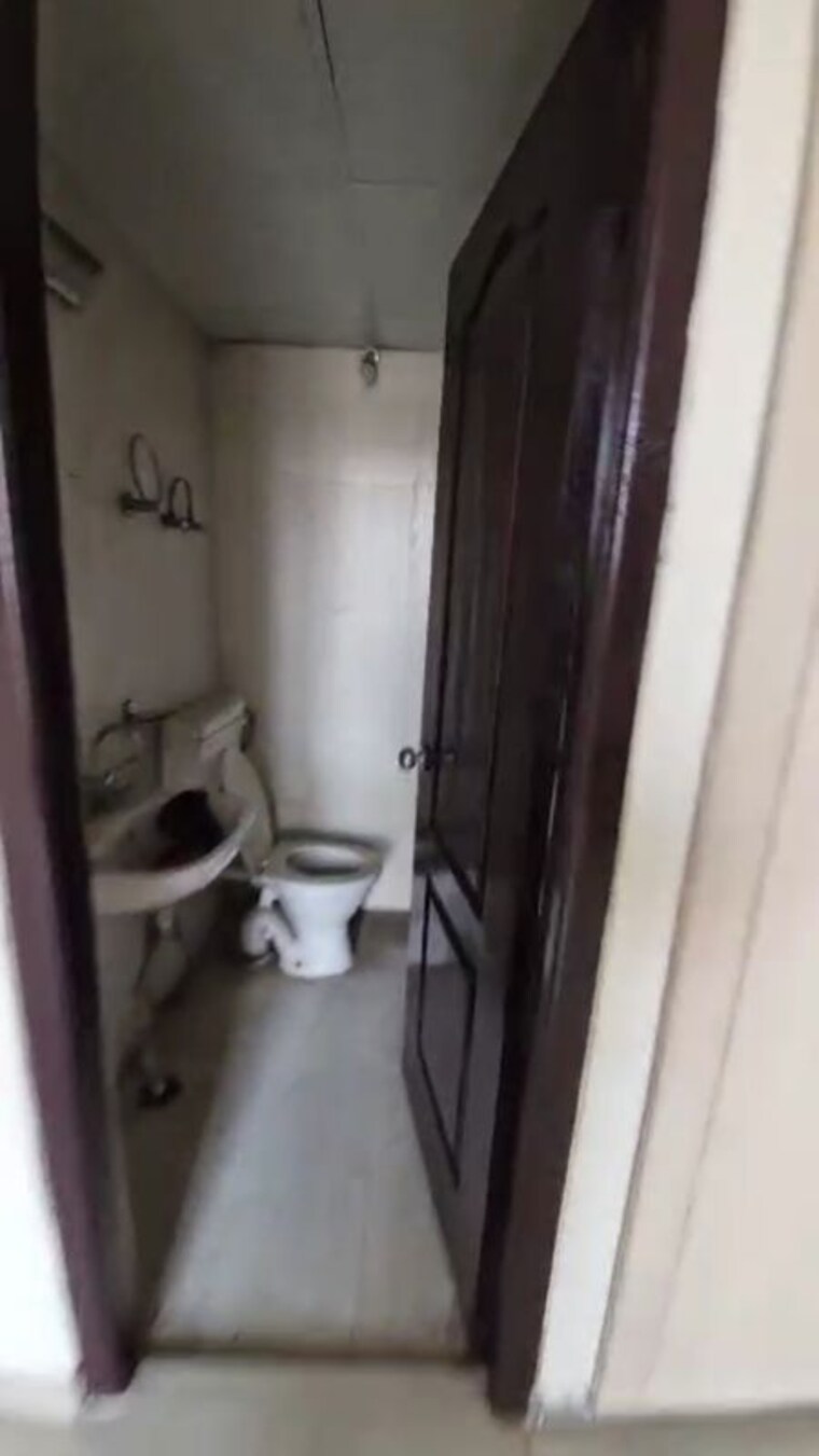 Attached Bathroom, rishabh-paradise 2 Bedroom 887 Sq.Ft. Apartment In Abhay Khand Ghaziabad 9847056