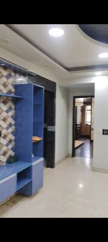Building Lobby in 3 BHK Builder Floor at Saraswati Vihar – for Sale
