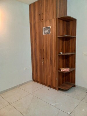 Furnished Amenities in 3 BHK Apartment at Rishita Manhattan, Gomti Nagar – for Rent