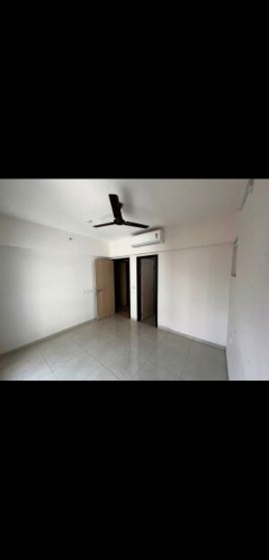 Room in 3 BHK Apartment at L&T Emerald Isle, Powai – for Rent