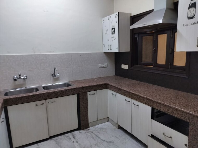 Kitchen, sector 20 6 Bedroom 162 Sq.Mt. Villa In Sector 20 Noida 9847084