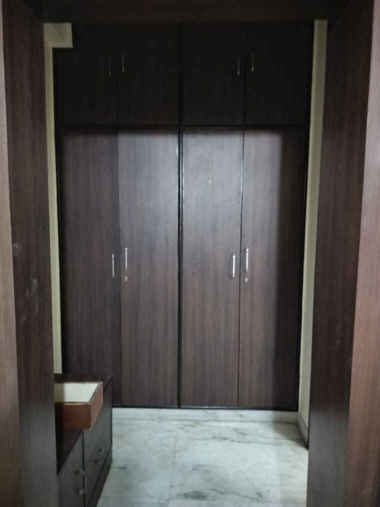 Bedroom, sector 20 6 Bedroom 162 Sq.Mt. Villa In Sector 20 Noida 9847084