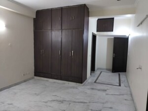 Room in 6 BHK Villa at Sector 20 – for Sale