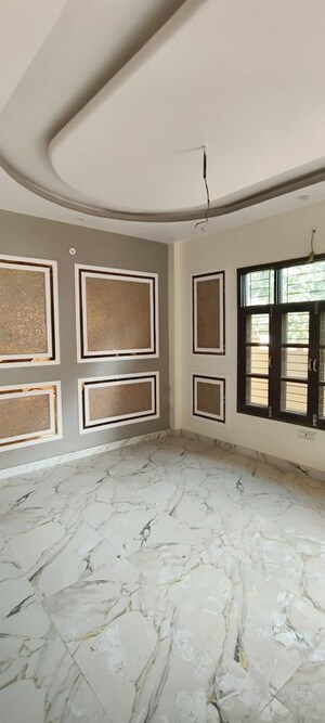 Room in 2 BHK Villa at Takshaya Green, Nijampur Malhaur – for Rent