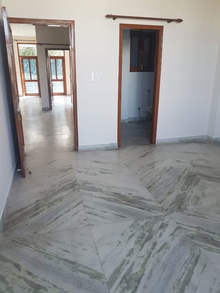 Room, sector 43 3 Bedroom 1545 Sq.Ft. Builder Floor In Sector 43 Gurgaon 9847102