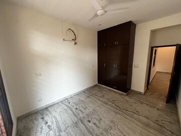 Room in 3 BHK Builder Floor at Sector 43 – for Rent
