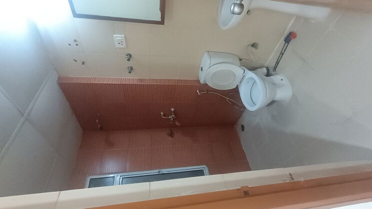 Bathroom, mahagun-mywoods-ii 2.5 Bedroom 1110 Sq.Ft. Apartment In Sector 16c Greater Noida Greater Noida 9847144