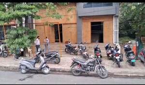 Parking in  Showroom at Aliganj – for Rent