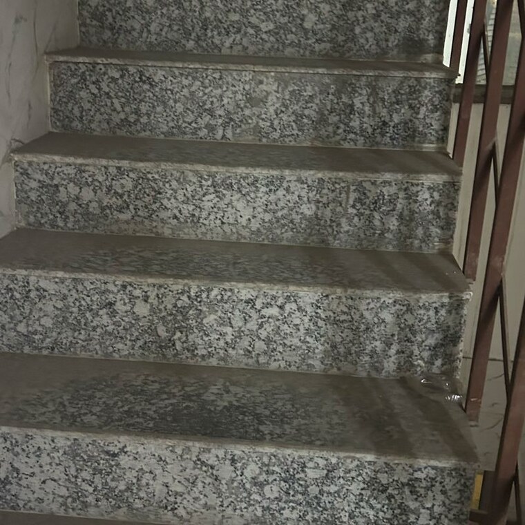 undefined, sector 31 5 Bedroom 112 Sq.Mt. Independent House In Sector 31 Noida 9847180