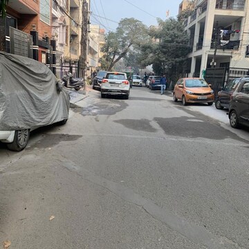 Parking in 5 BHK Independent House at Sector 14 – for Sale