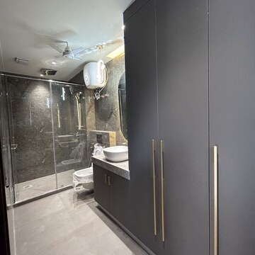 Furnished Amenities in 3 BHK Builder Floor at Sushant Lok I – for Sale