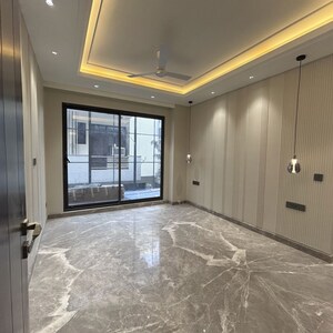 Room in 3 BHK Builder Floor at Sushant Lok I – for Sale