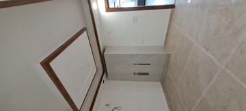 Furnished Amenities in 4 BHK Builder Floor at Indraprastha Colony – for Sale