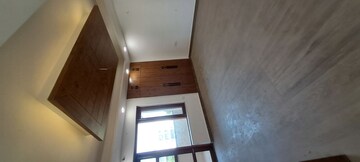 Furnished Amenities in 4 BHK Builder Floor at Indraprastha Colony – for Sale