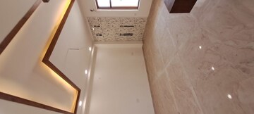 Furnished Amenities in 4 BHK Builder Floor at Indraprastha Colony – for Sale