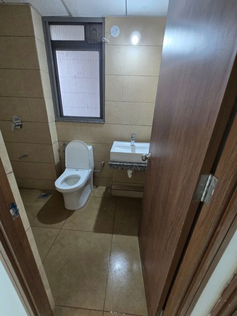 Bathroom, runwal-garden-city 2 Bedroom 650 Sq.Ft. Apartment In Balkum Pada Thane 9847234
