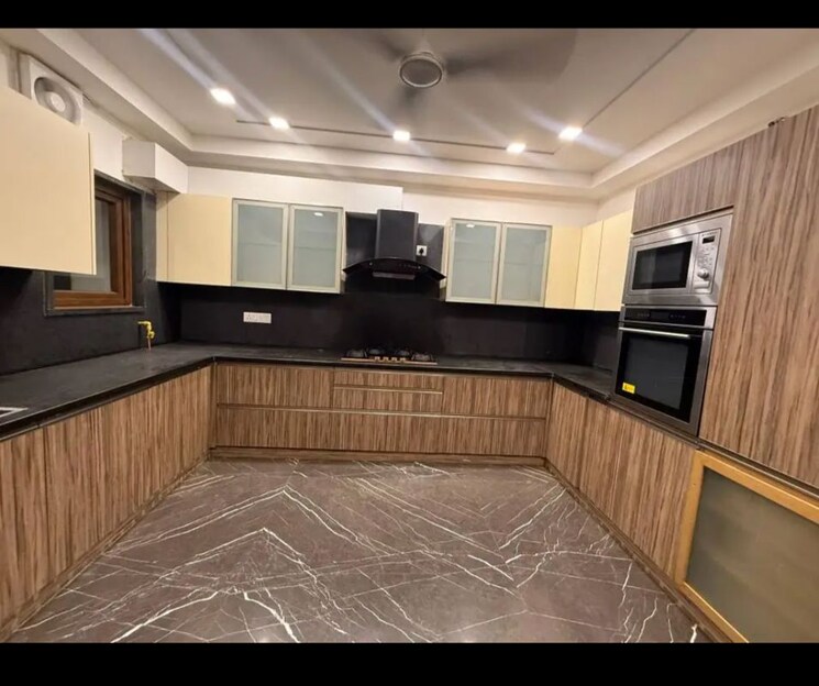 Kitchen, sarvapriya vihar 3 Bedroom 230 Sq.Yd. Builder Floor In Sarvapriya Vihar Delhi 9847286