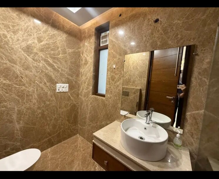 undefined, sarvapriya vihar 3 Bedroom 230 Sq.Yd. Builder Floor In Sarvapriya Vihar Delhi 9847286