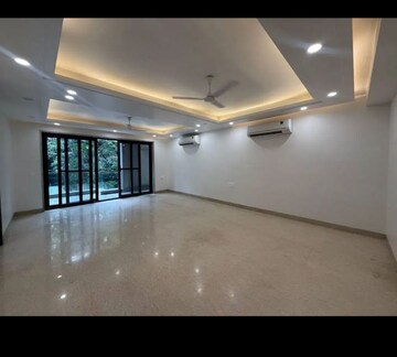 3 BHK Builder Floor For Sale in Sarvapriya Vihar
