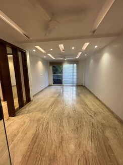 5 BHK + Pooja Room,Servant Room,Study Room,Extra Room Builder Floor For Sale in Shivalik Colony