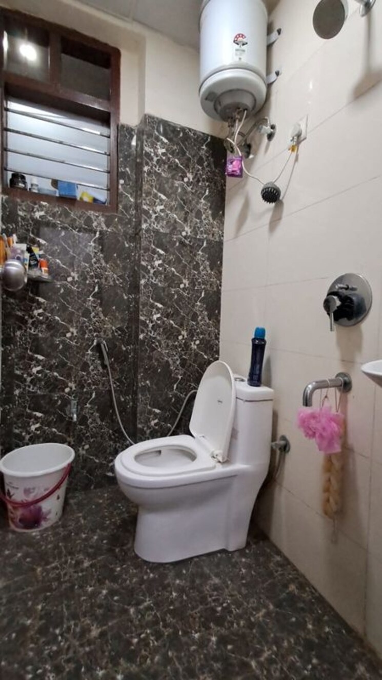 Bathroom, sector 15 3 Bedroom 1500 Sq.Ft. Builder Floor In Sector 15 Gurgaon 9847312