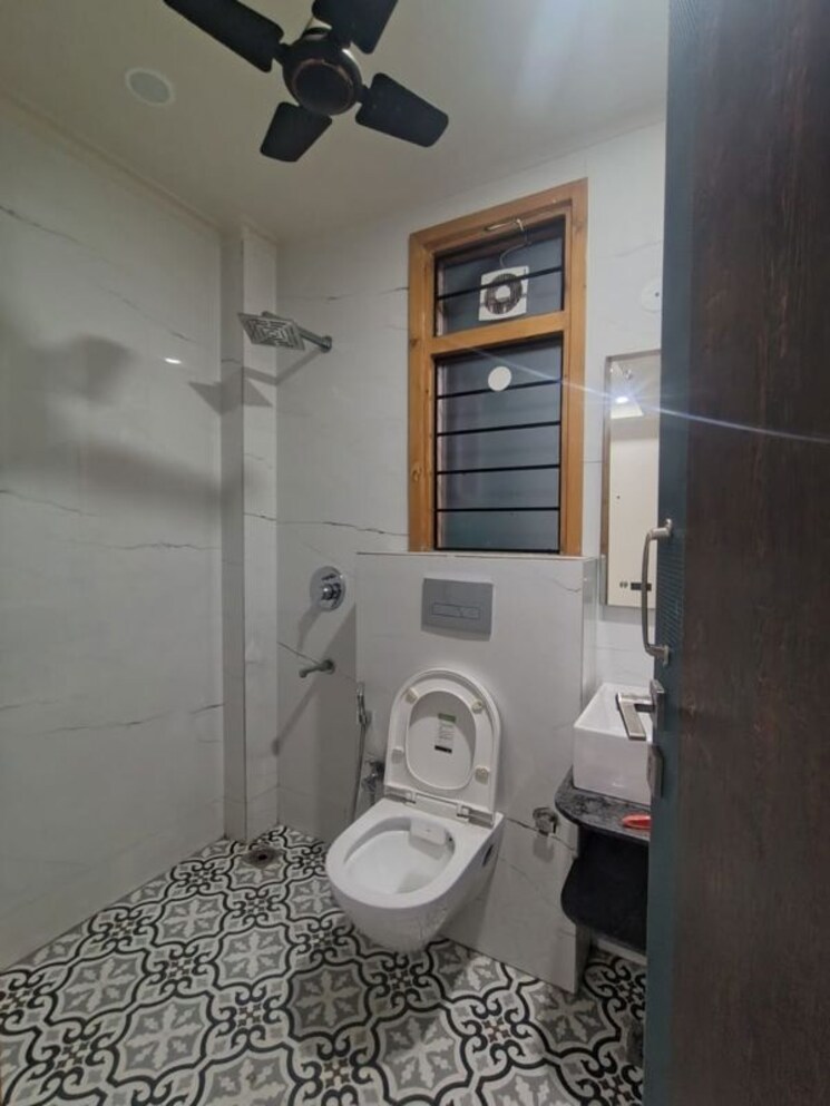 Bathroom, uday-arden-45 1 Bedroom 750 Sq.Ft. Builder Floor In Sector 45 Gurgaon 9847386