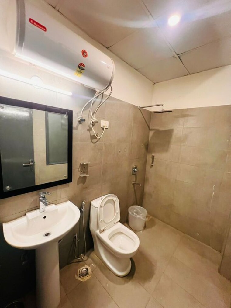 Bathroom, s-r-green-city 1 Bedroom 750 Sq.Ft. Builder Floor In Sector 49 Gurgaon 9847391