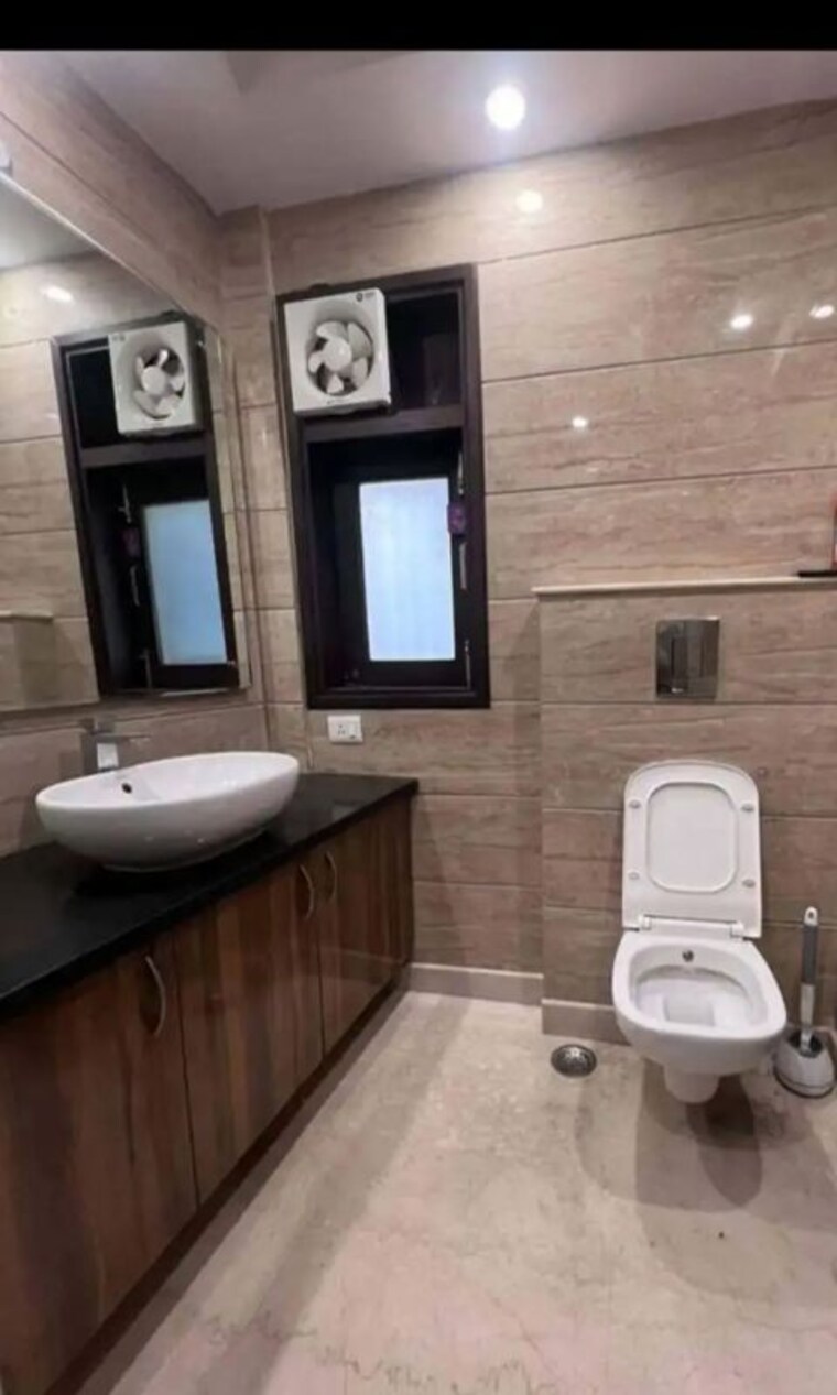 Bathroom, malviya nagar 3 Bedroom 1150 Sq.Ft. Builder Floor In Malviya Nagar Delhi 9847394