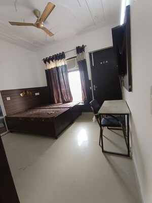 Furnished Amenities in 3 BHK Builder Floor at Sector 46 – for Rent