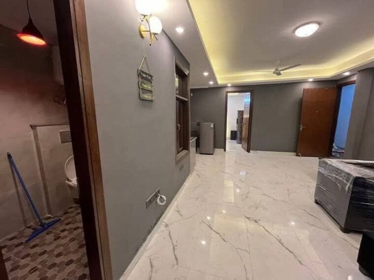 Bathroom, sarvapriya vihar 6+ Bedroom 160 Sq.Yd. Builder Floor In Sarvapriya Vihar Delhi 9847403