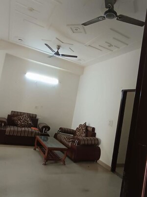 Living Room in 3 BHK Builder Floor at Sector 38 – for Rent