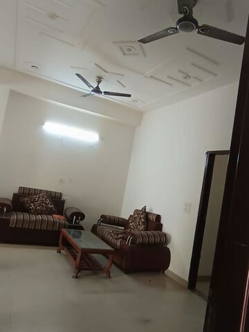 Living Room in 3 BHK Builder Floor at Sector 38 – for Rent