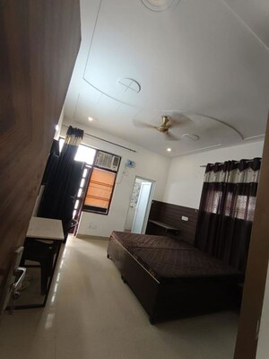 Master Bedroom in 3 BHK Builder Floor at Sector 52 – for Rent