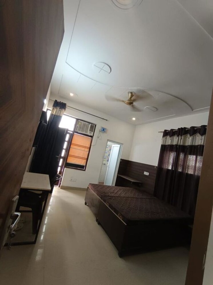 Master Bedroom, sector 52 3 Bedroom 1750 Sq.Ft. Builder Floor In Sector 52 Gurgaon 9847410