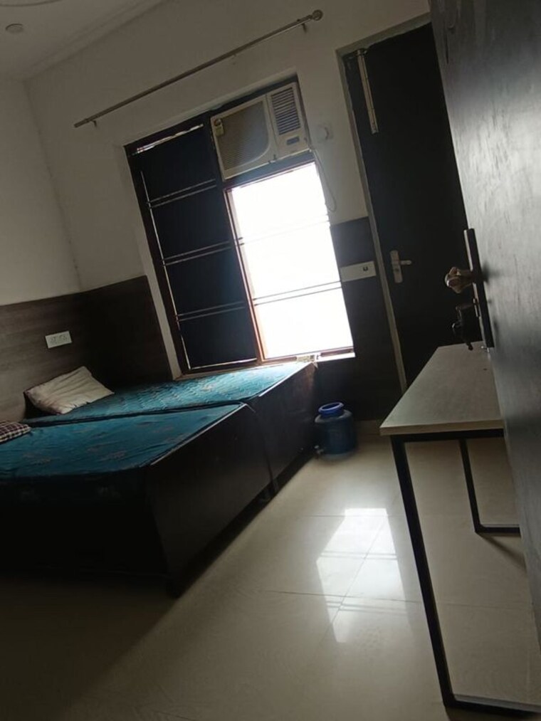 undefined, sector 52 3 Bedroom 1750 Sq.Ft. Builder Floor In Sector 52 Gurgaon 9847410