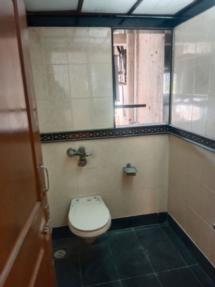 Bathroom, ashmita-apartments 3 Bedroom 1600 Sq.Ft. Apartment In Khar West Mumbai 9847417