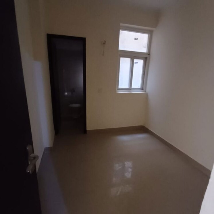 Room, amrapali-silicon-city 3.5 Bedroom 1835 Sq.Ft. Apartment In Sector 76 Noida 9847424