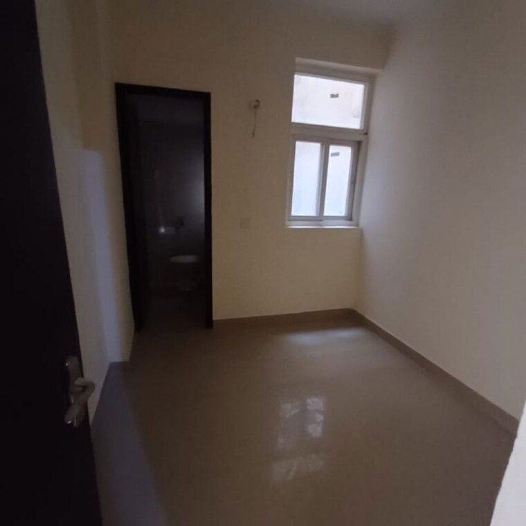 Room, amrapali-silicon-city 3.5 Bedroom 1835 Sq.Ft. Apartment In Sector 76 Noida 9847424