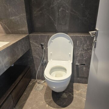 Bathroom in 3 BHK Apartment at Lodha Trump Tower, Kamala Mill – for Sale